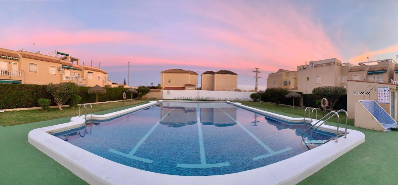 Holiday House Torrevieja Exteriér fotografie