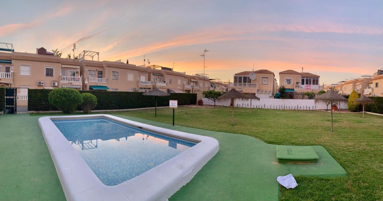 Holiday House Torrevieja Exteriér fotografie
